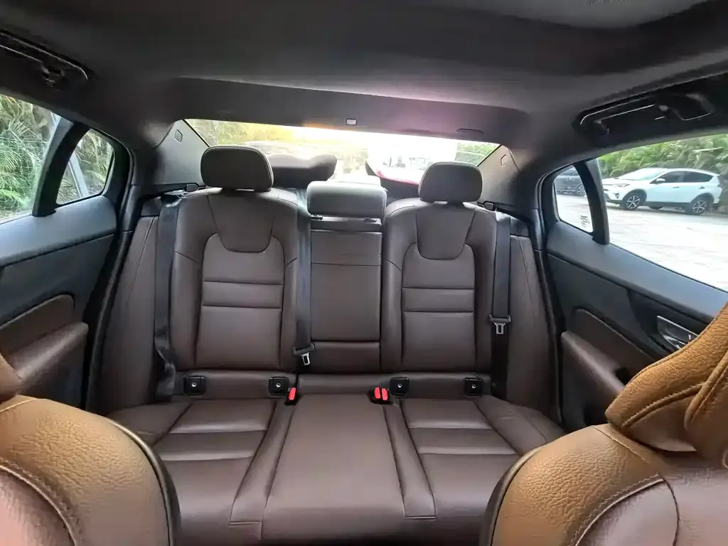 Volvo S60 PHEV 2022 из CN, фото 6