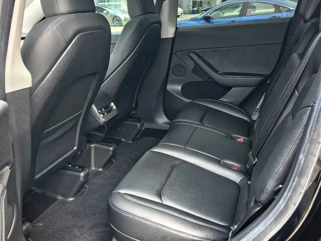 Tesla Model Y 2023 из CN, фото 4