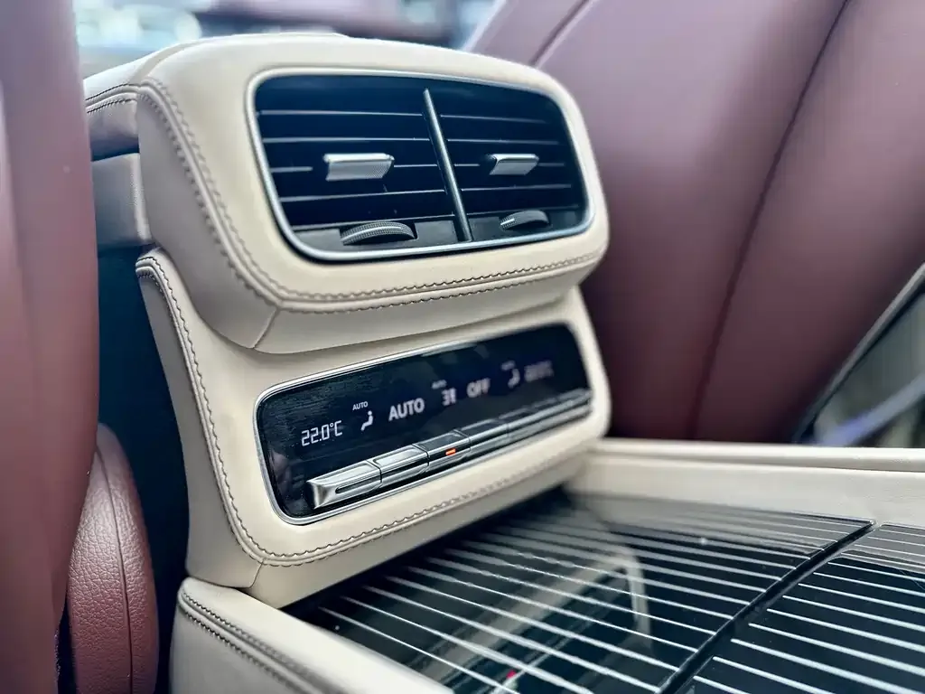 Mercedes-Benz GLS — фото 10