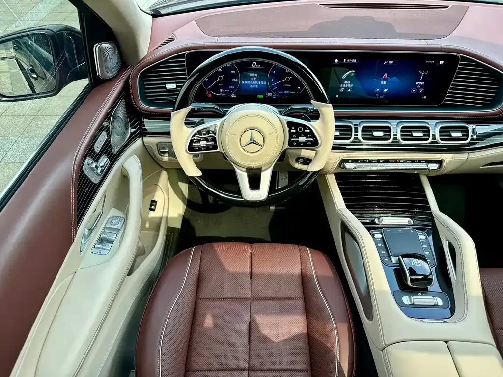 Mercedes-Benz GLS — фото 8