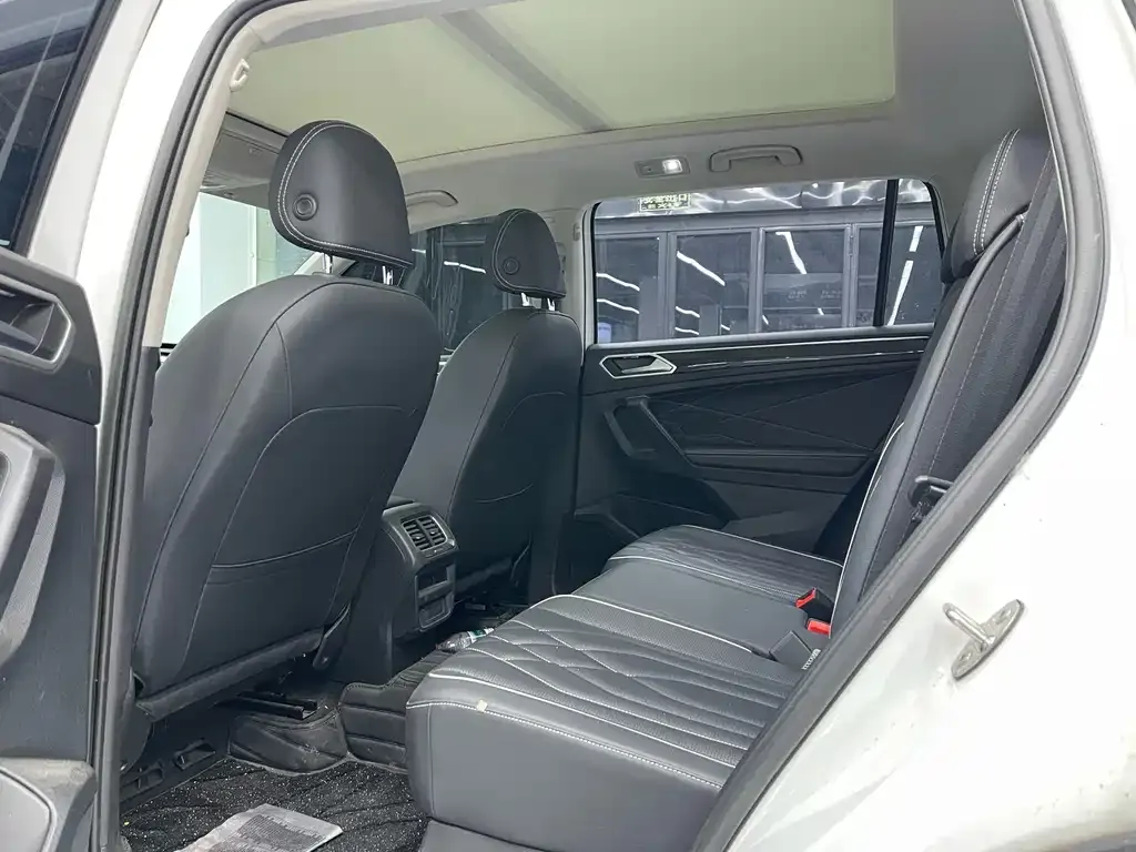 Volkswagen Tiguan L 2024 из CN, фото 4
