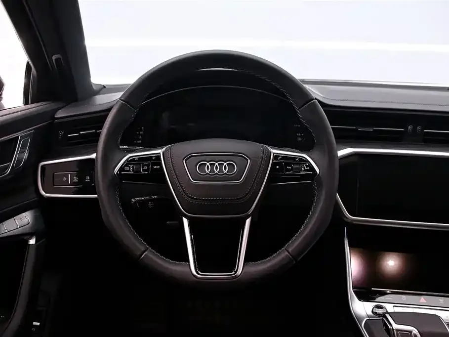Audi A6L — фото 9