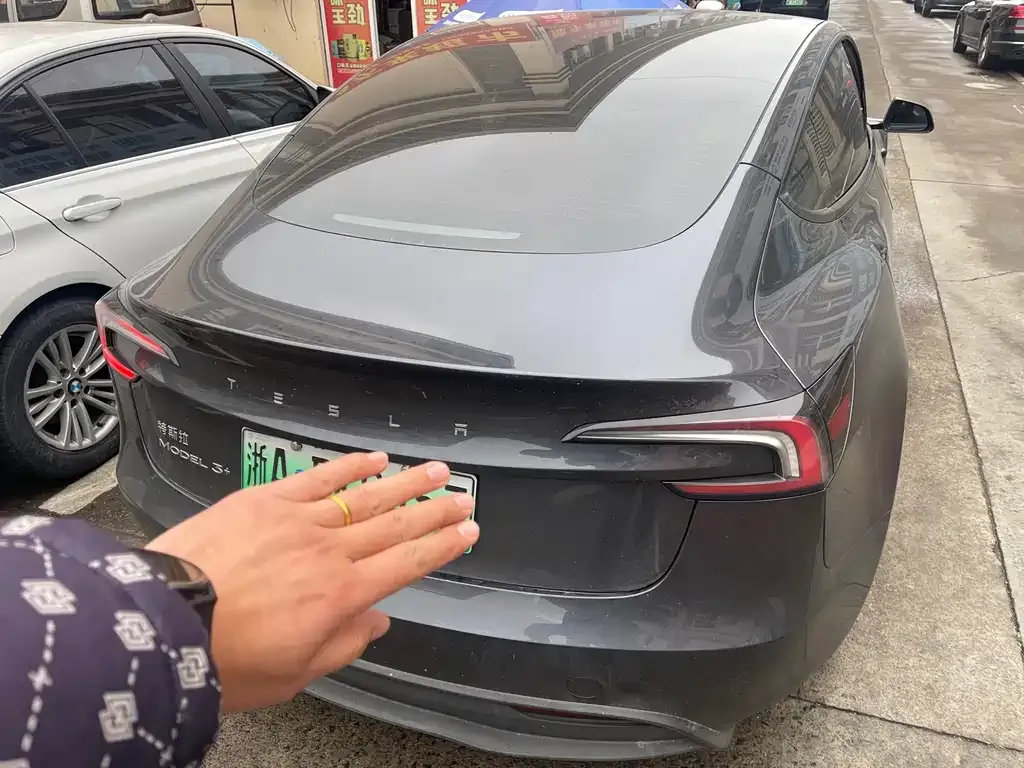 Tesla Model 3 — фото 5