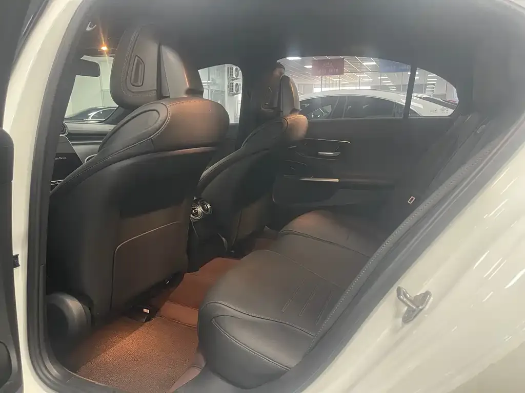 Mercedes-Benz C-Class 2023 из CN, фото 4