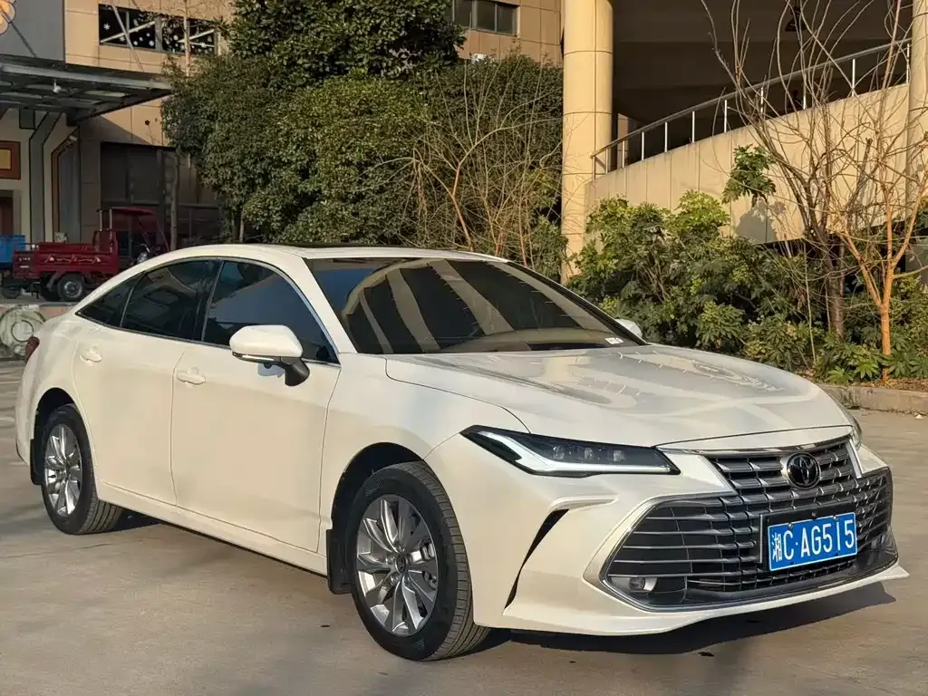 Toyota Avalon — фото 10