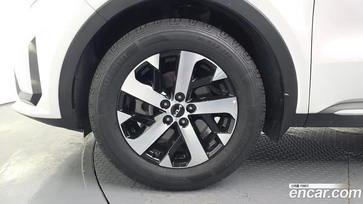 Kia Sorento — фото 9