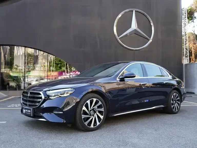 Mercedes-Benz E-Class — фото 1
