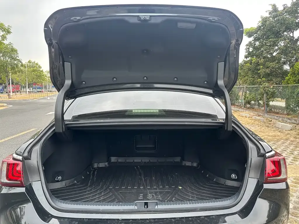 Lexus ES 2023 из CN, фото 3