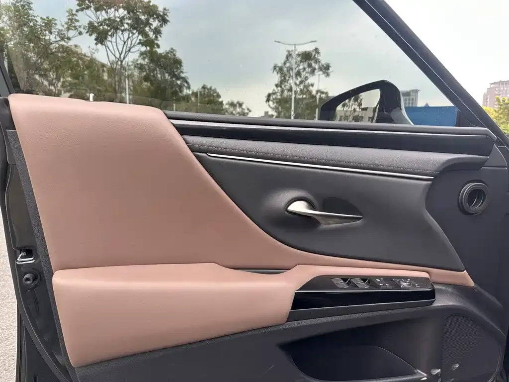 Lexus ES 2023 из CN, фото 4