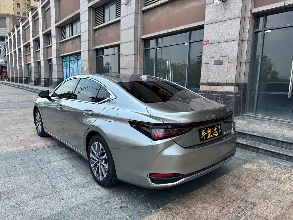 Lexus ES — фото 9