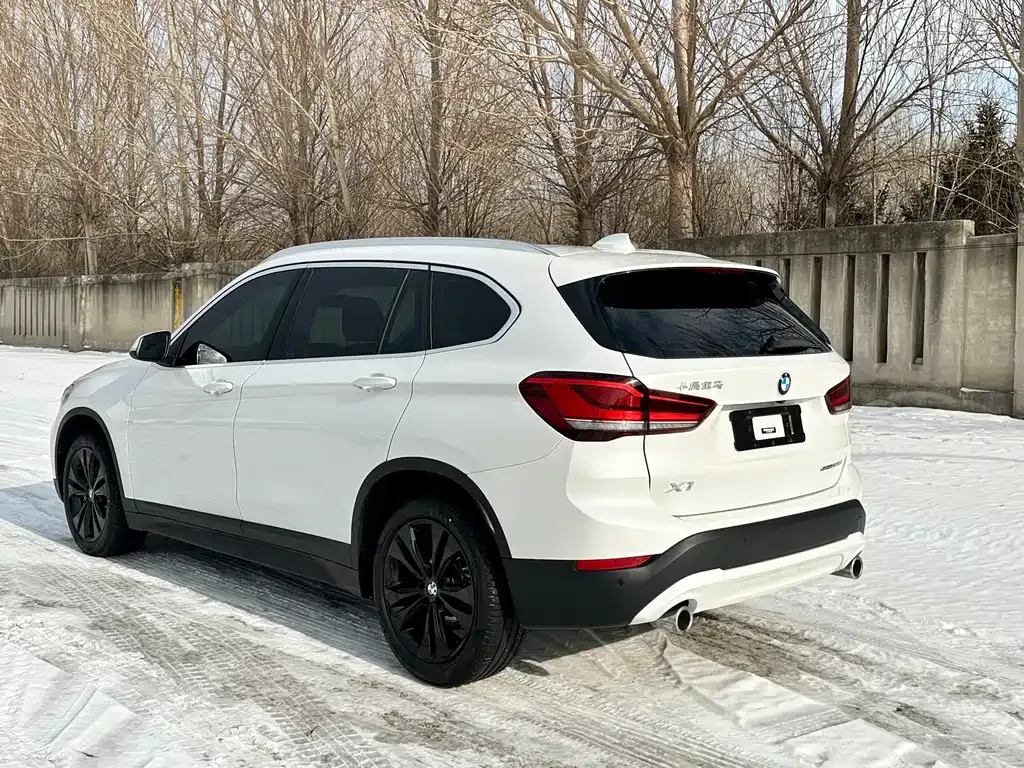 BMW X1 — фото 10