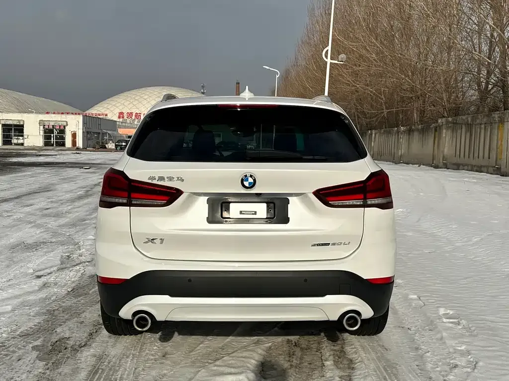 BMW X1 — фото 9