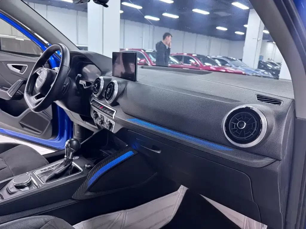 Audi Q2L 2021 из CN, фото 8