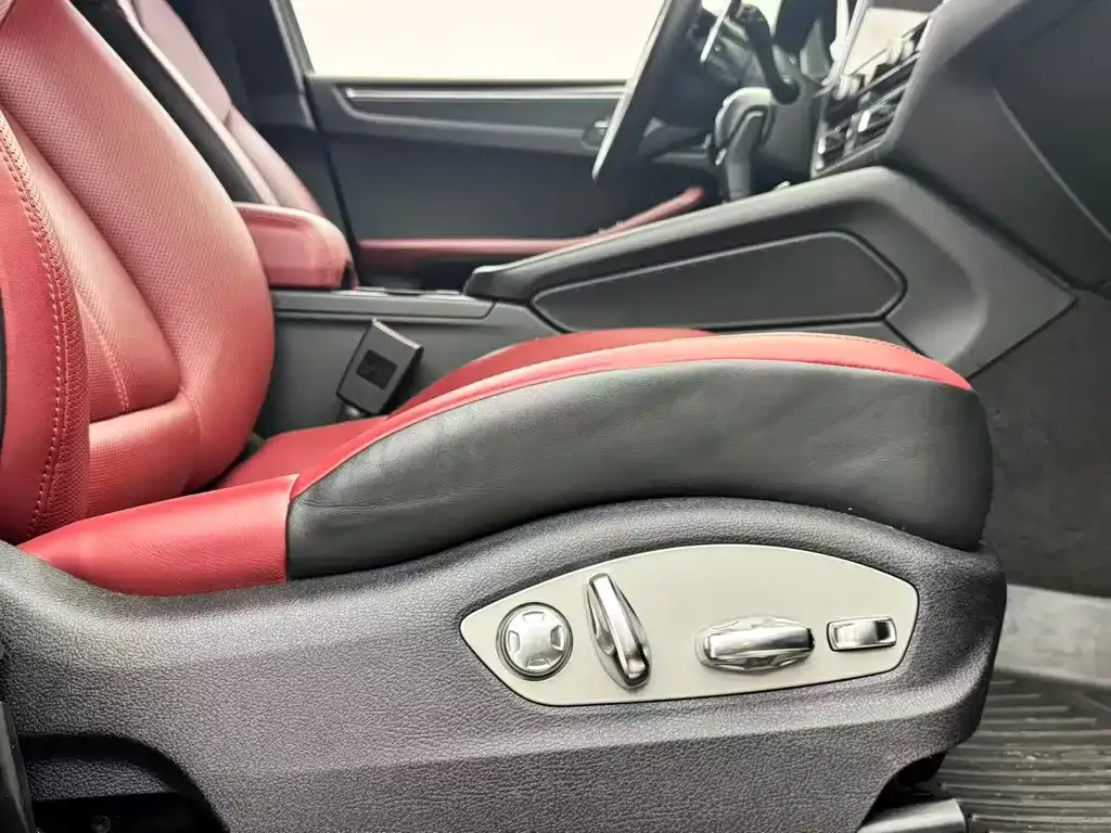 Porsche Macan — фото 9