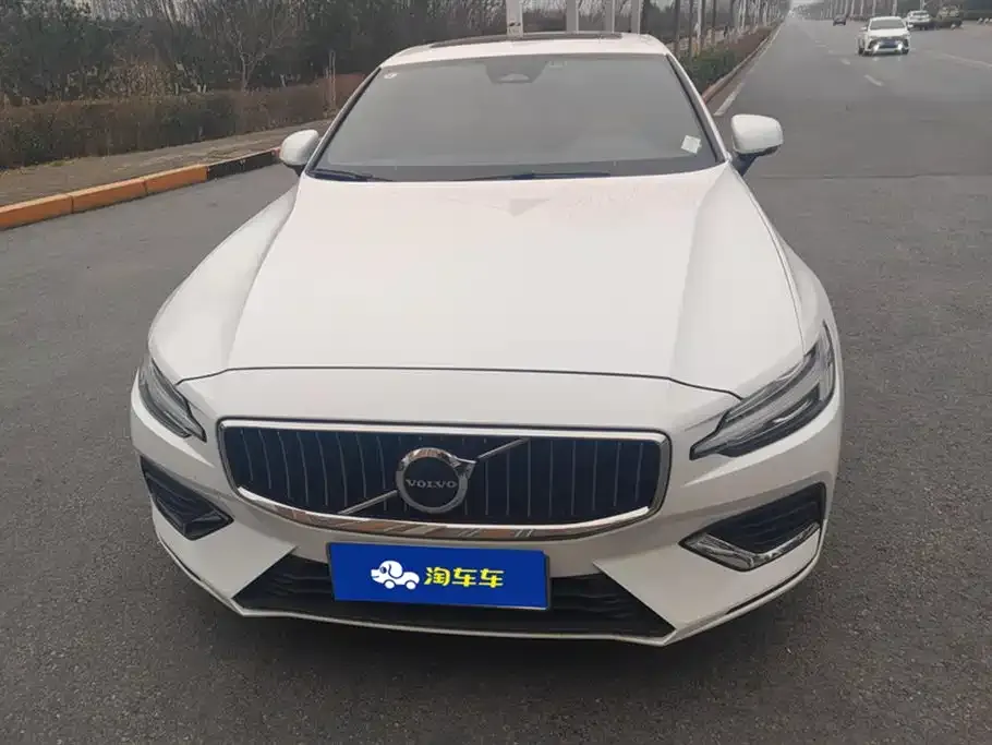 Volvo S60 — фото 10