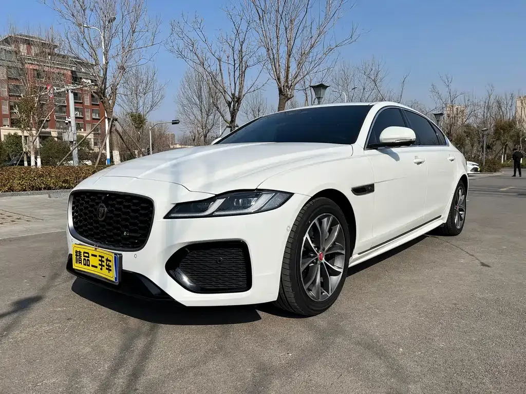 Jaguar XFL — фото 1