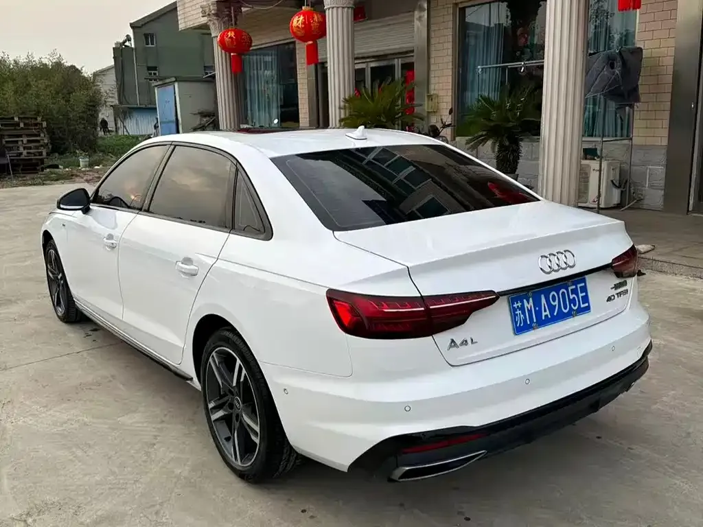 Audi A4L 2022 из CN, фото 5