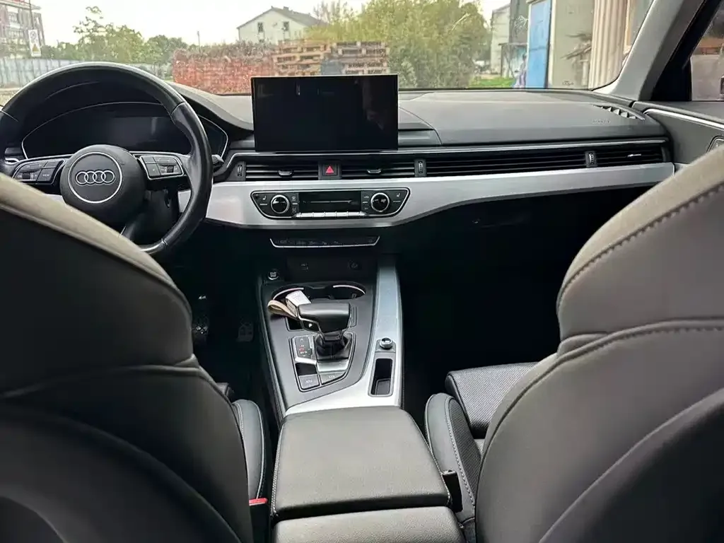 Audi A4L 2022 из CN, фото 3