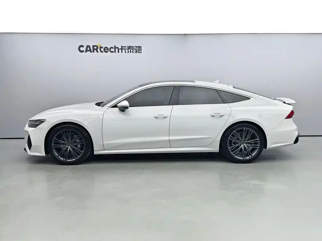 Audi A7 2023 из CN, фото 3