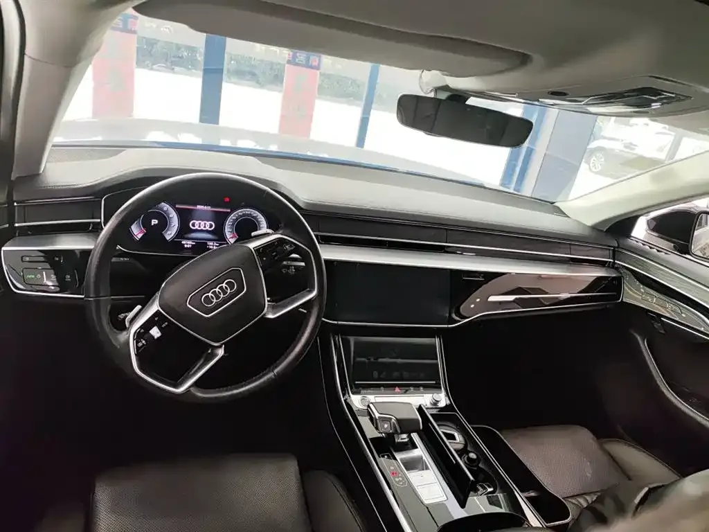 Audi A8 — фото 2