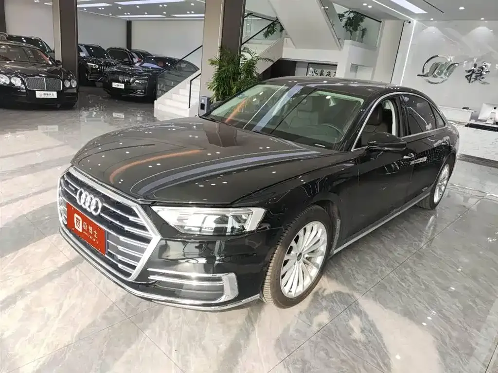 Audi A8 — фото 5