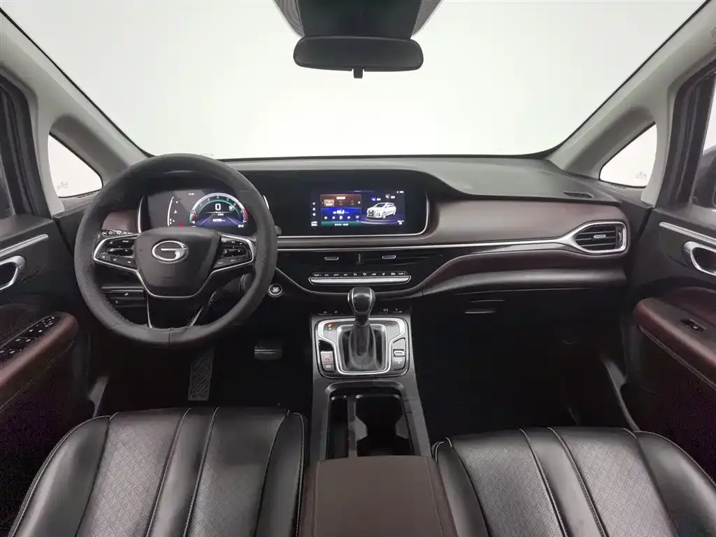 GAC Motor Trumpchi M6 — фото 3