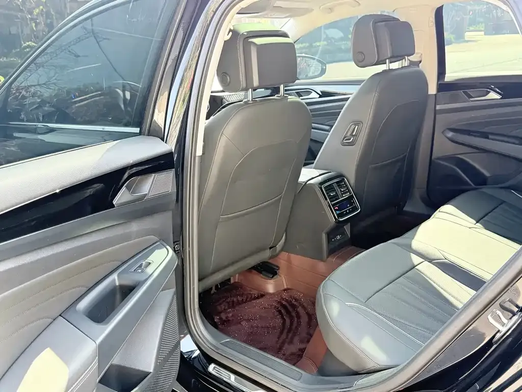 Volkswagen Passat — фото 6