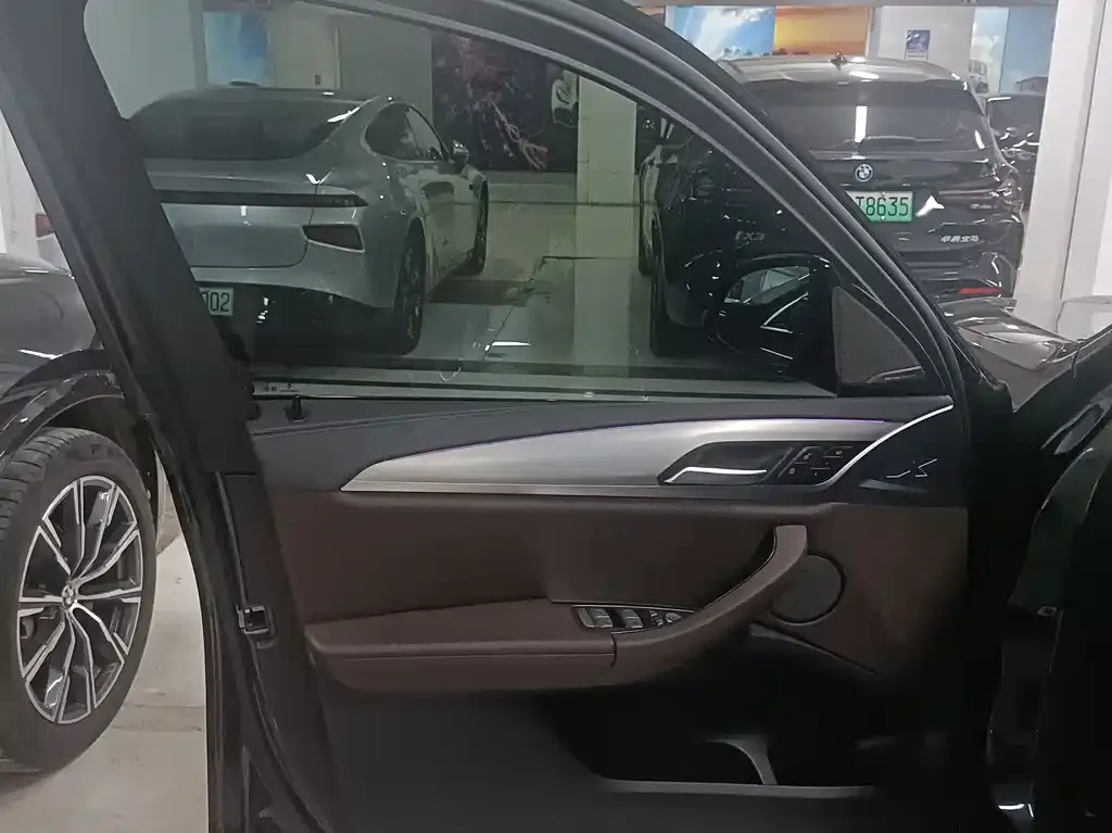 BMW iX3 2024 из CN, фото 7
