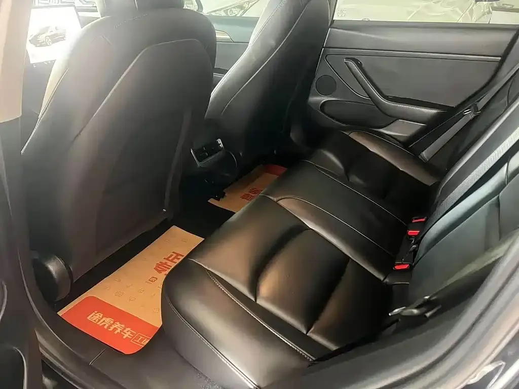 Tesla Model 3 — фото 4