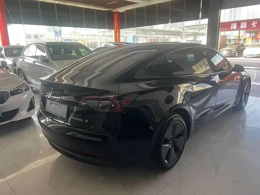 Tesla Model 3 — фото 5