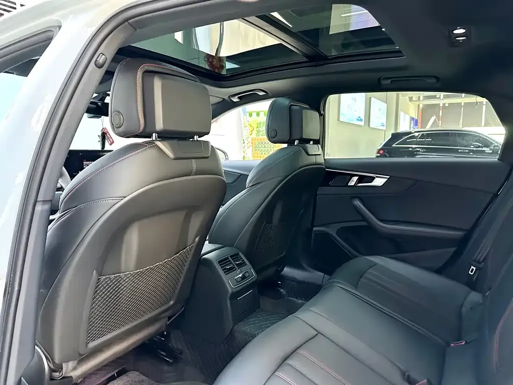 Audi A4L 2025 из CN, фото 9