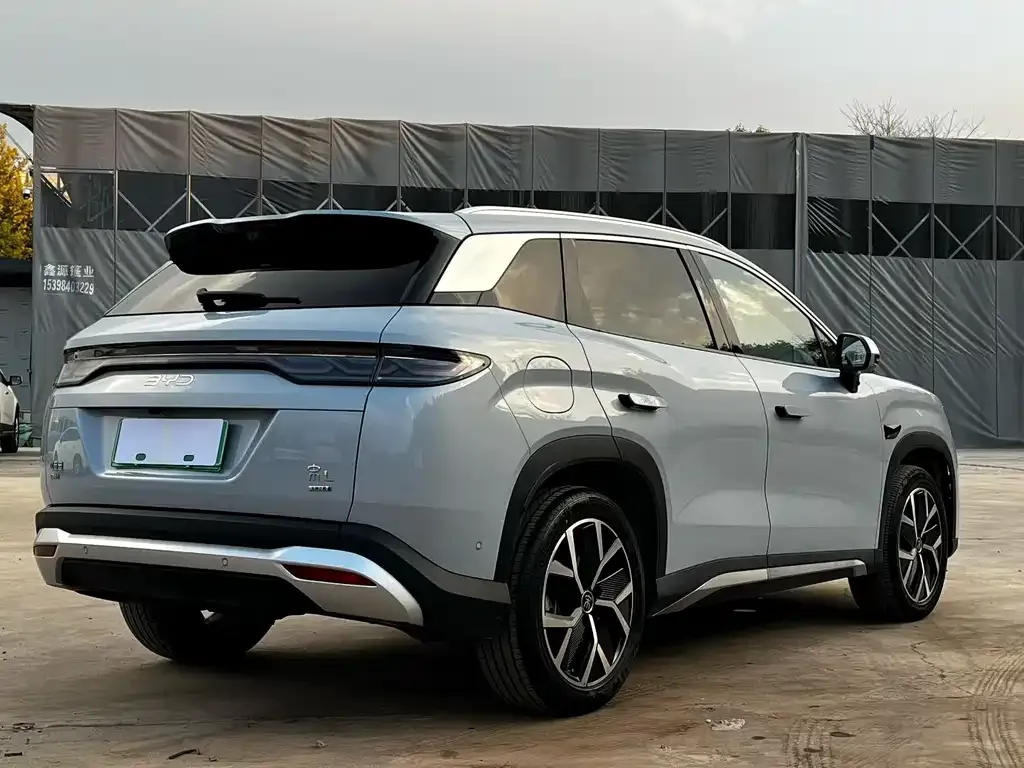 BYD L DM-i — фото 8