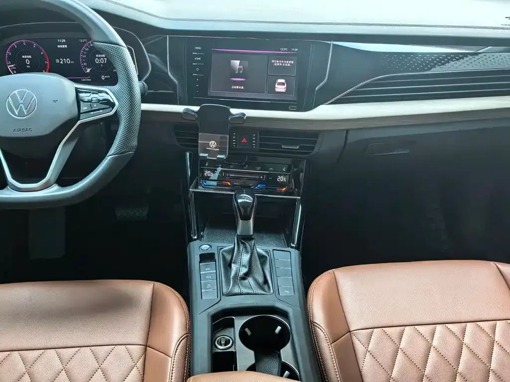 Volkswagen Passat — фото 10