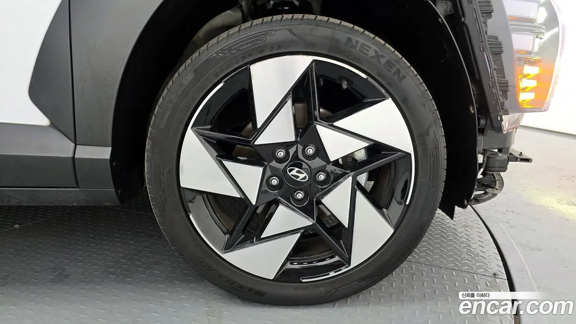 Hyundai Kona — фото 9