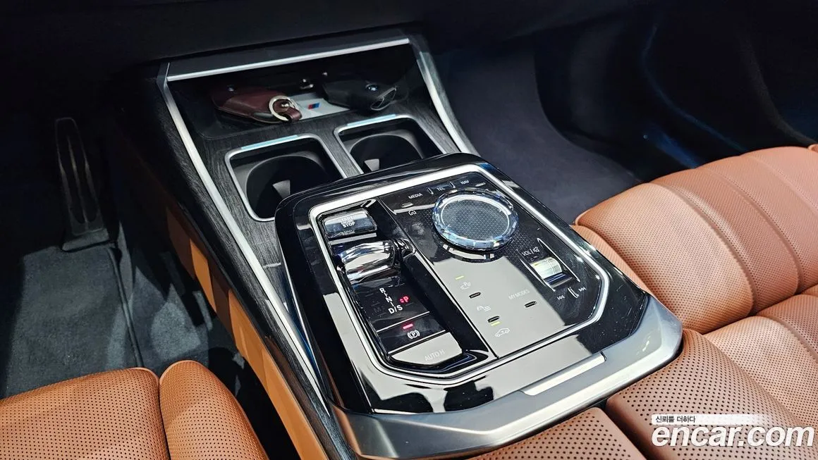 BMW 7-Series 2024 из KR, фото 9