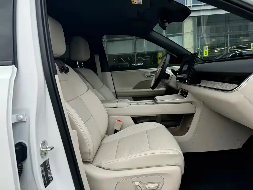 Toyota Platinum 3X 2025 из CN, фото 3