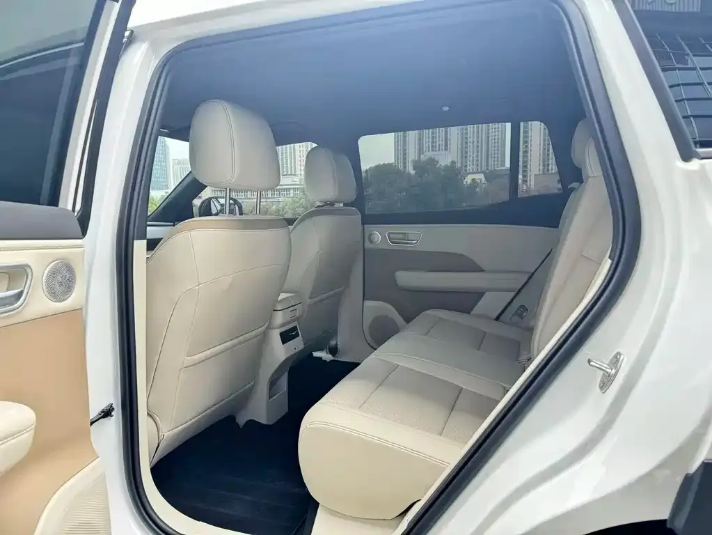 Toyota Platinum 3X 2025 из CN, фото 2