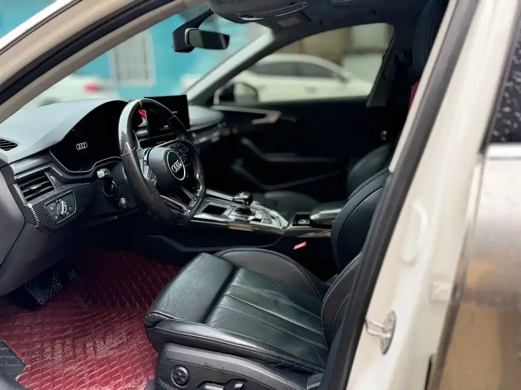 Audi A4L 2022 из CN, фото 3