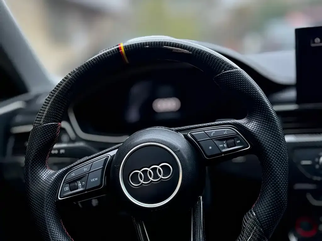 Audi A4L 2022 из CN, фото 4