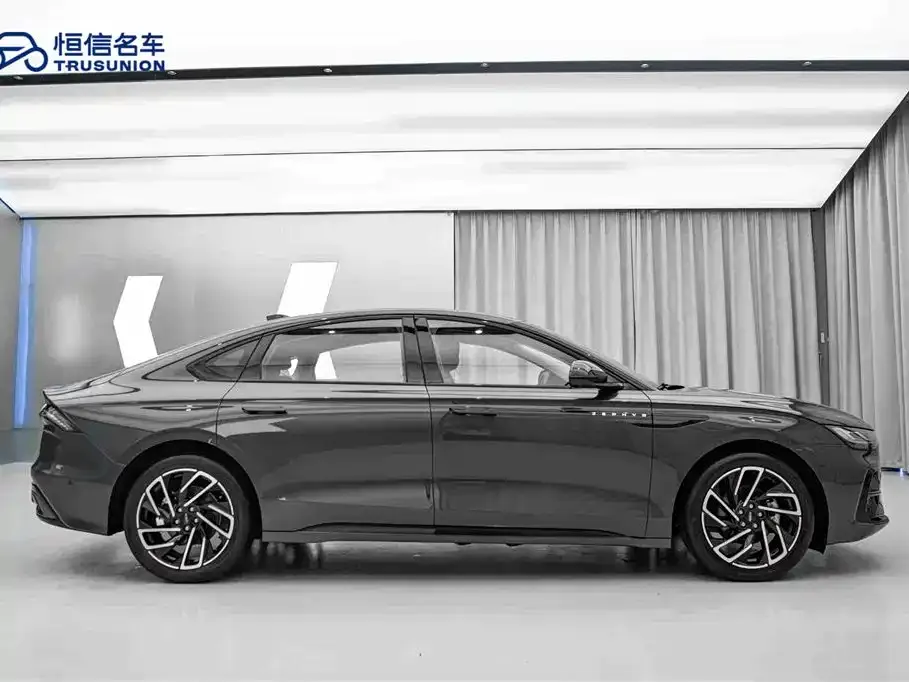 Lincoln Z 2023 из CN, фото 7