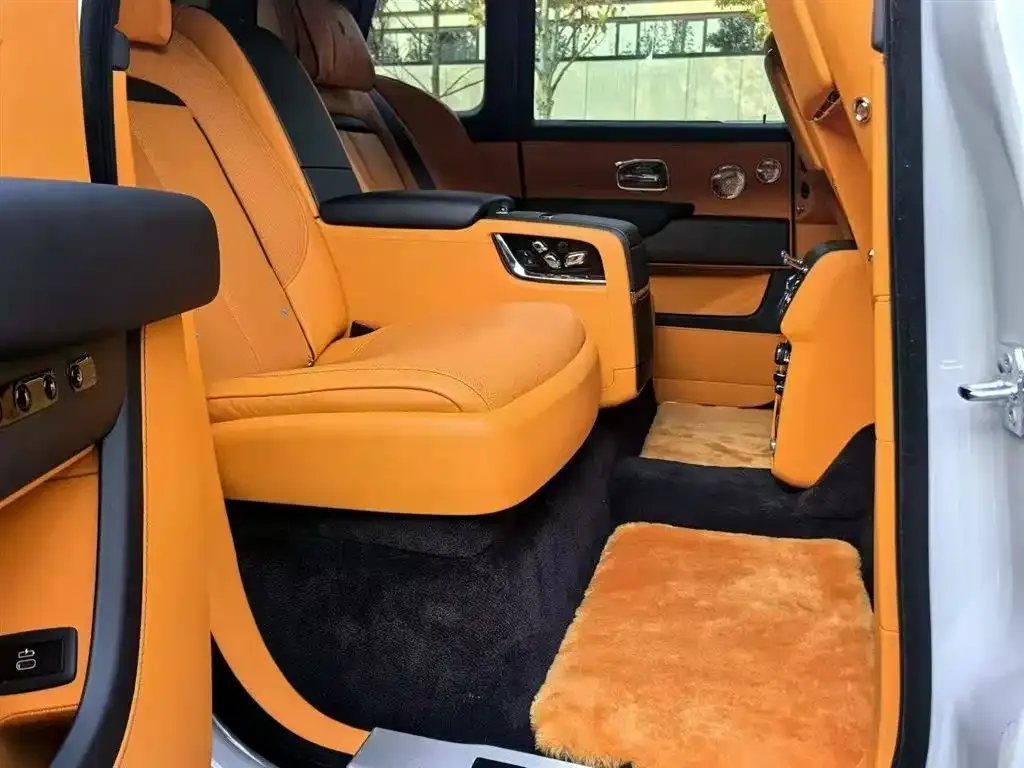 Rolls-Royce Cullinan 2024 из CN, фото 3