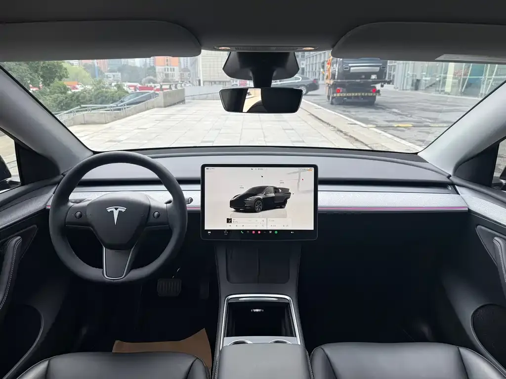 Tesla Model Y — фото 7