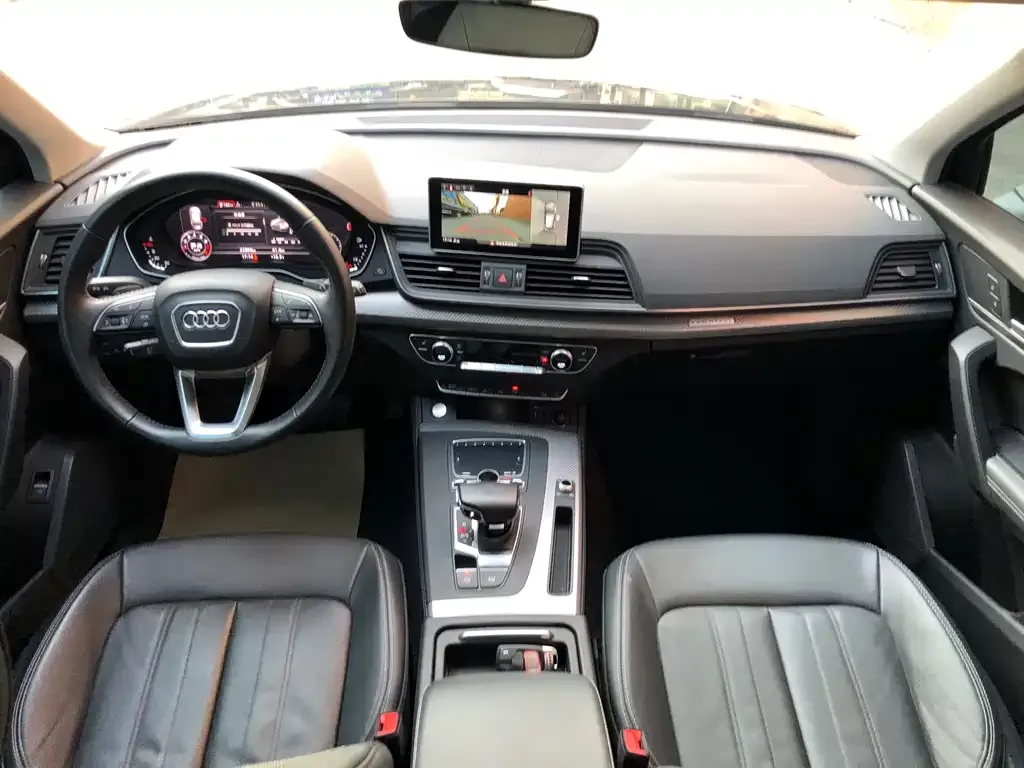 Audi Q5L 2021 из CN, фото 5
