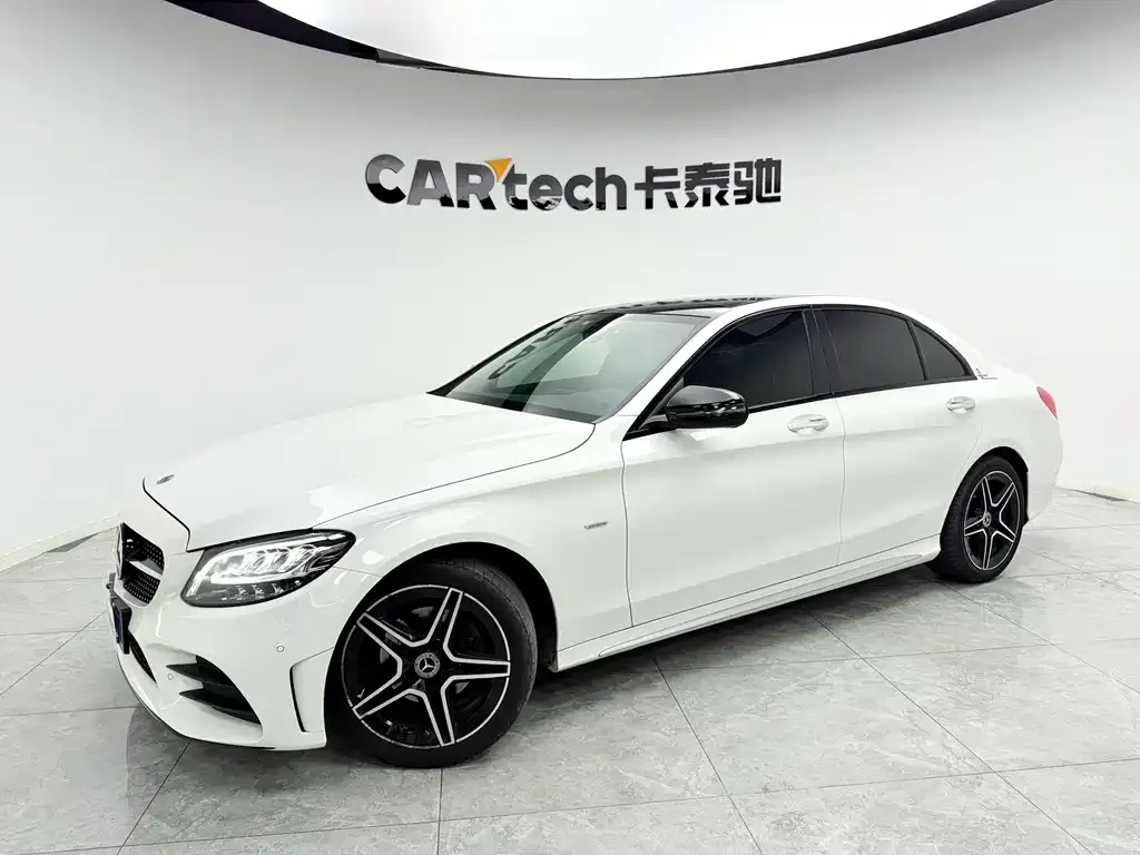 Mercedes-Benz C-Class — фото 1