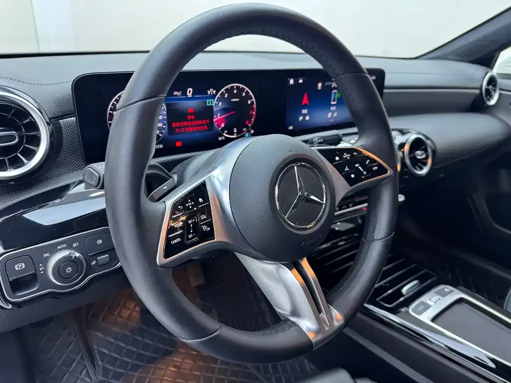 Mercedes-Benz A-Class 2023 из CN, фото 9