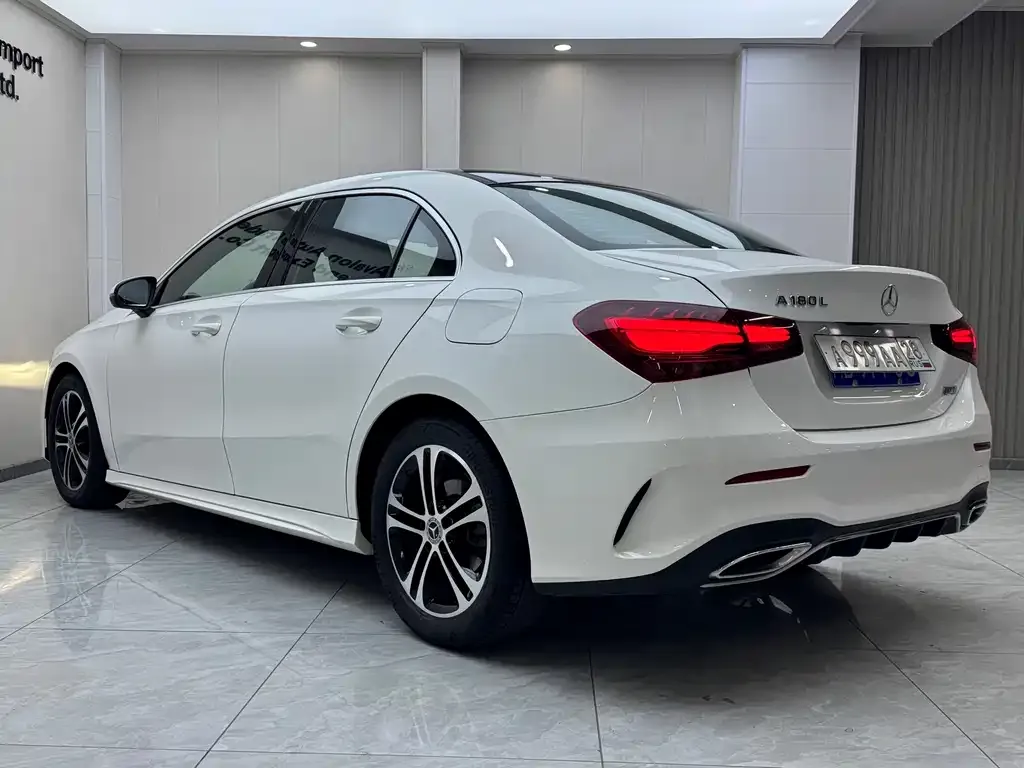 Mercedes-Benz A-Class 2023 из CN, фото 3