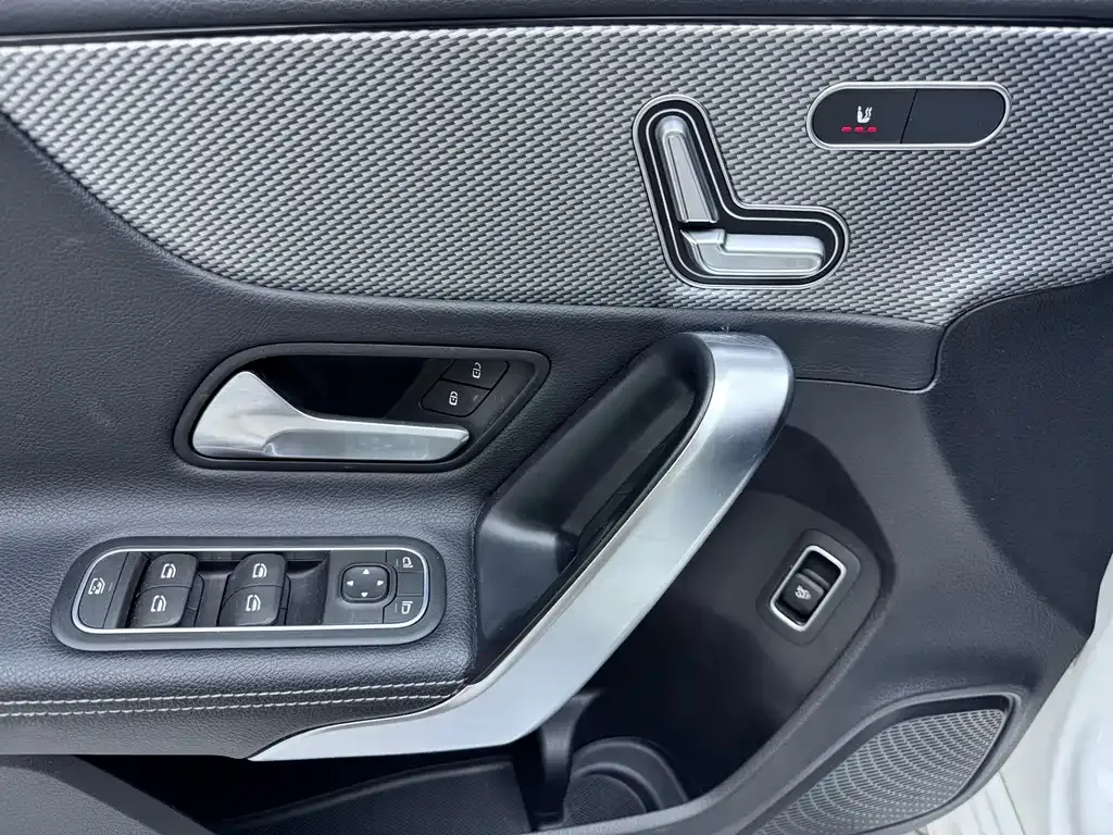 Mercedes-Benz A-Class 2023 из CN, фото 8