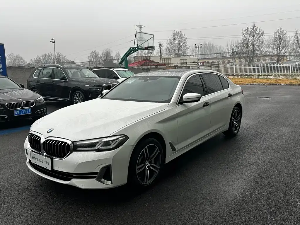 BMW 5 Series — фото 1
