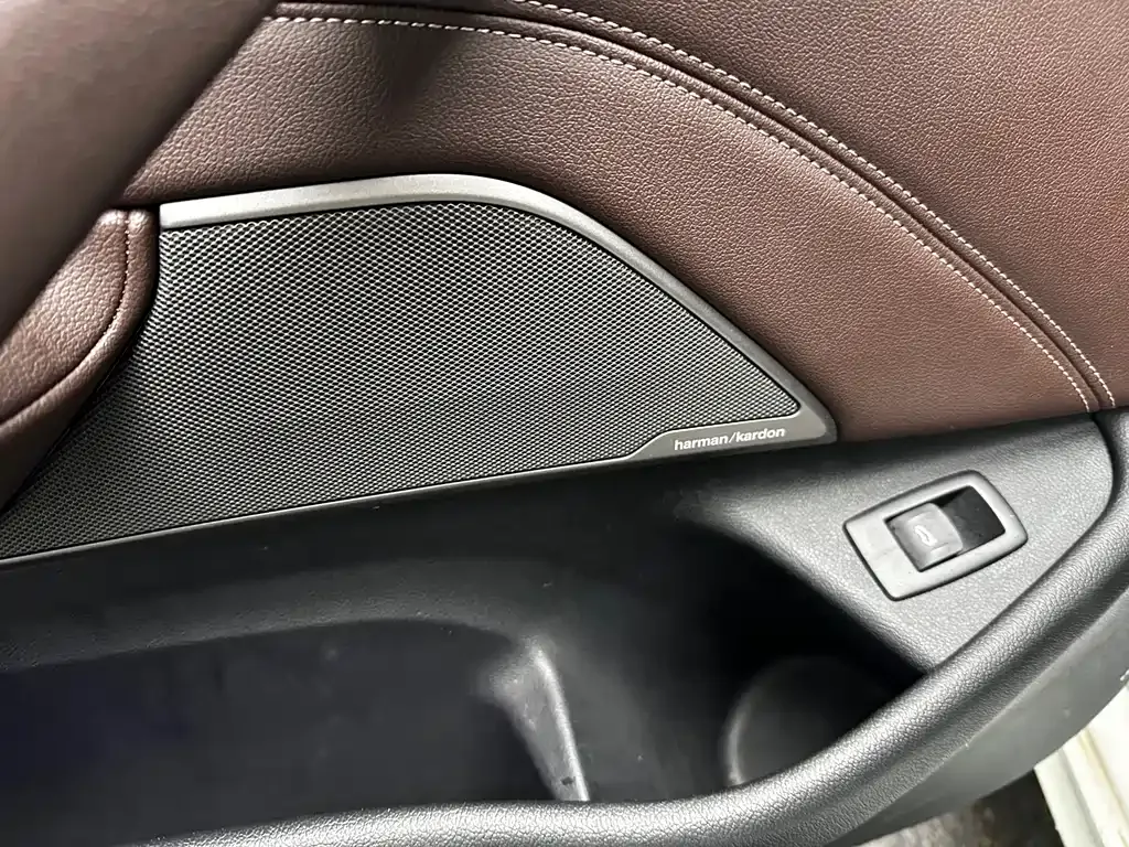 BMW 5 Series — фото 9