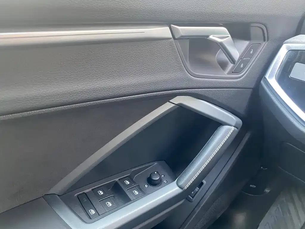 Audi Q3 — фото 10